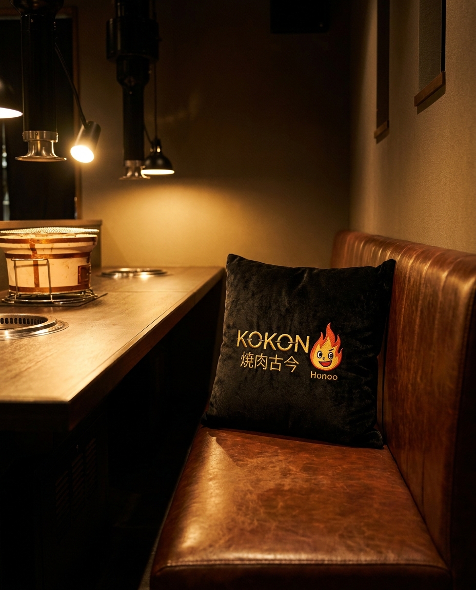 MU × KOKON Throw Pillow Cover 着画